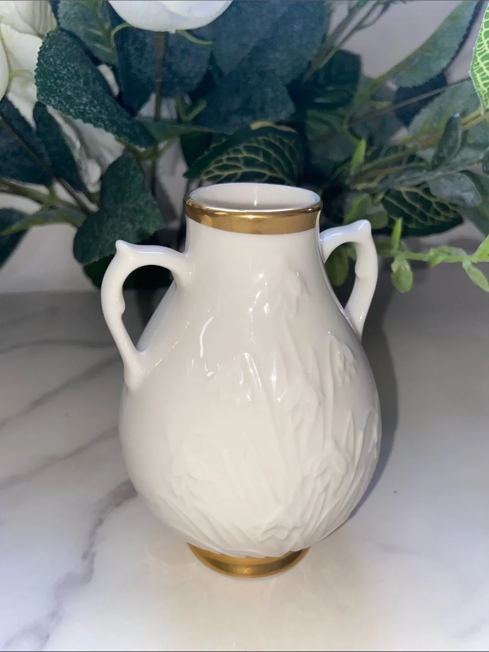 Lenox Ceramic Two-Handled Bud Vase with 24K Gold Trim Small Vase